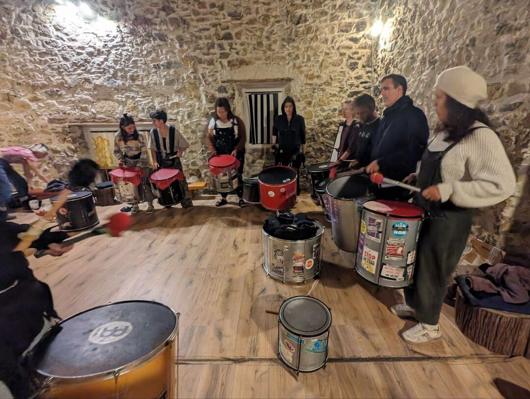 Photo couleur d'une répet nocturne en stage